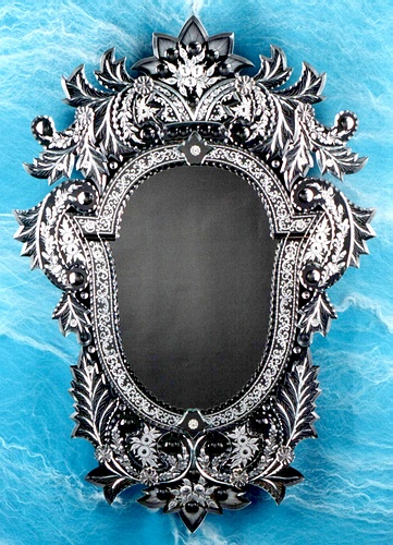 Click here to see inverted image. Realistic mirror appearance.