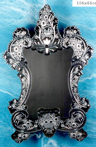 Click here to see inverted image. Realistic mirror appearance.