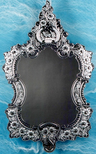 Click here to see inverted image. Realistic mirror appearance.