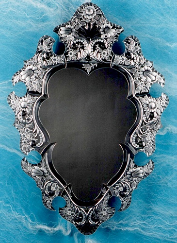 Click here to see inverted image. Realistic mirror appearance.