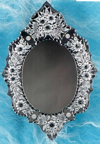 Click here to see inverted image. Realistic mirror appearance.