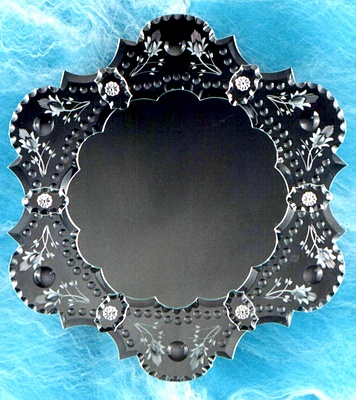 Click here to see inverted image. Realistic mirror appearance.