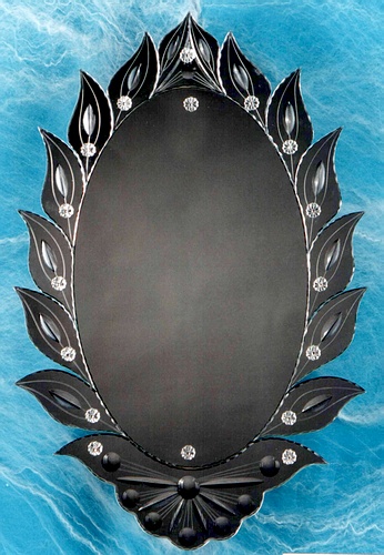 Click here to see inverted image. Realistic mirror appearance.